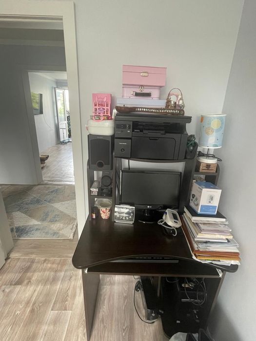 Диван, компьютер