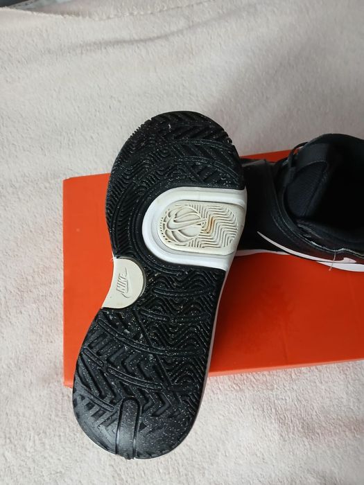 Adidași Nike, mărimea 38, stare foarte bună.