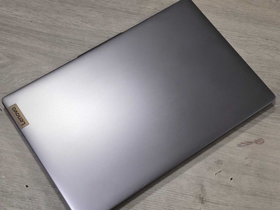 Lenovo IdeaPad Slim 3 15IAH8 / 8GB RAM / i5-1245H / 512GB SSD