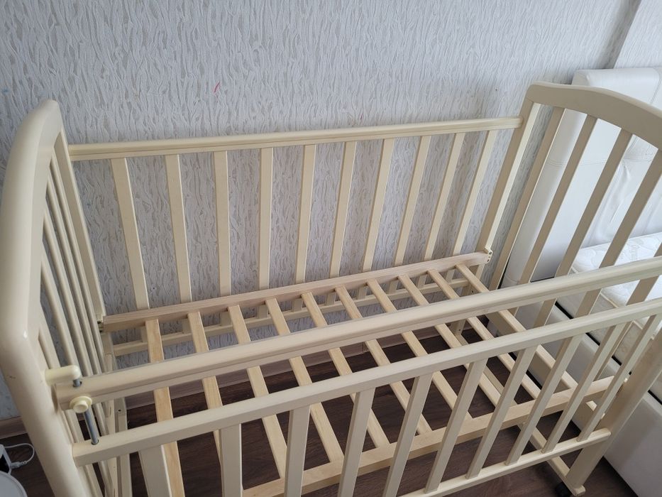 Детская кровать, манеж 10 000 тг