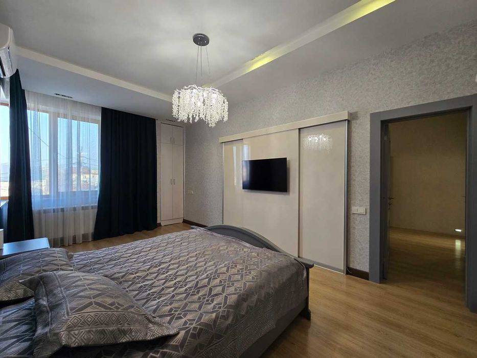 Продам 7 ком. дом мкр. Рахат