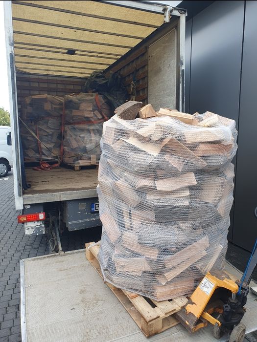 Lemn de foc la palet livrat la domiciliu