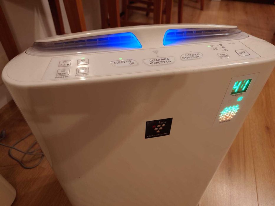 Purificator aer Sharp KC-A50EUW, HEPA, ionizare, umidificare folosit