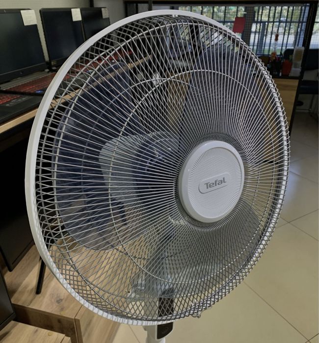 Напольный вентилятор Tefal VF4440