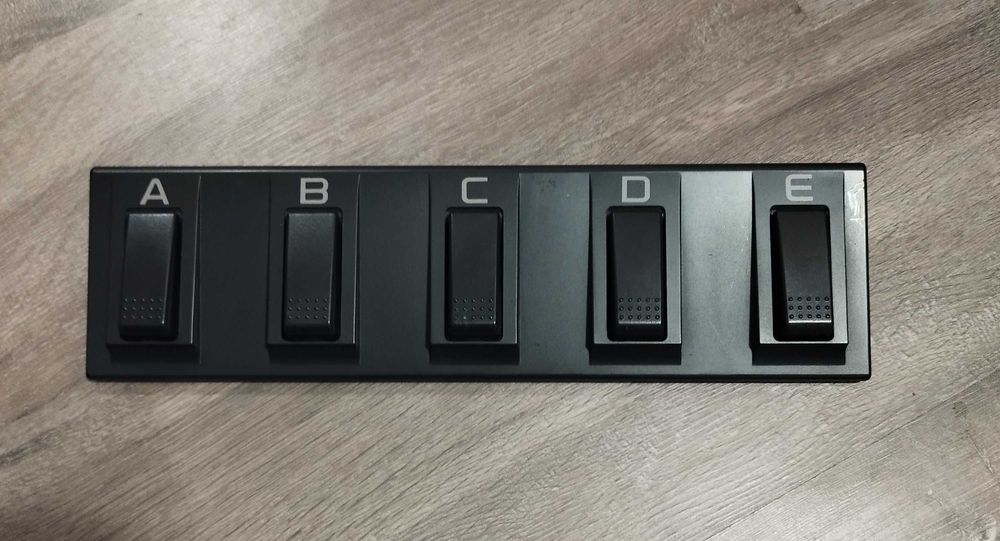 KORG EC5 мултифункционален педал