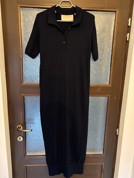 Тъмно синя дълга рокля