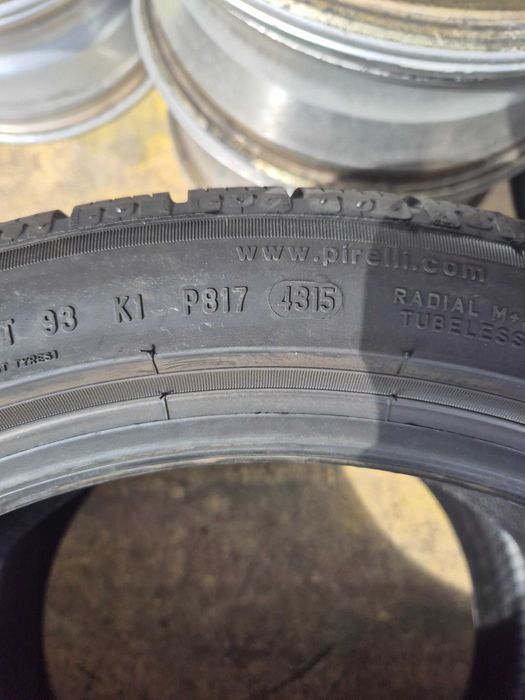 2 Anvelope M+S IARNA - 225/45/18 91H RFT XL - OEM BMW - PIRELLI W Sottozero S II - NOU - DOT 2015 !