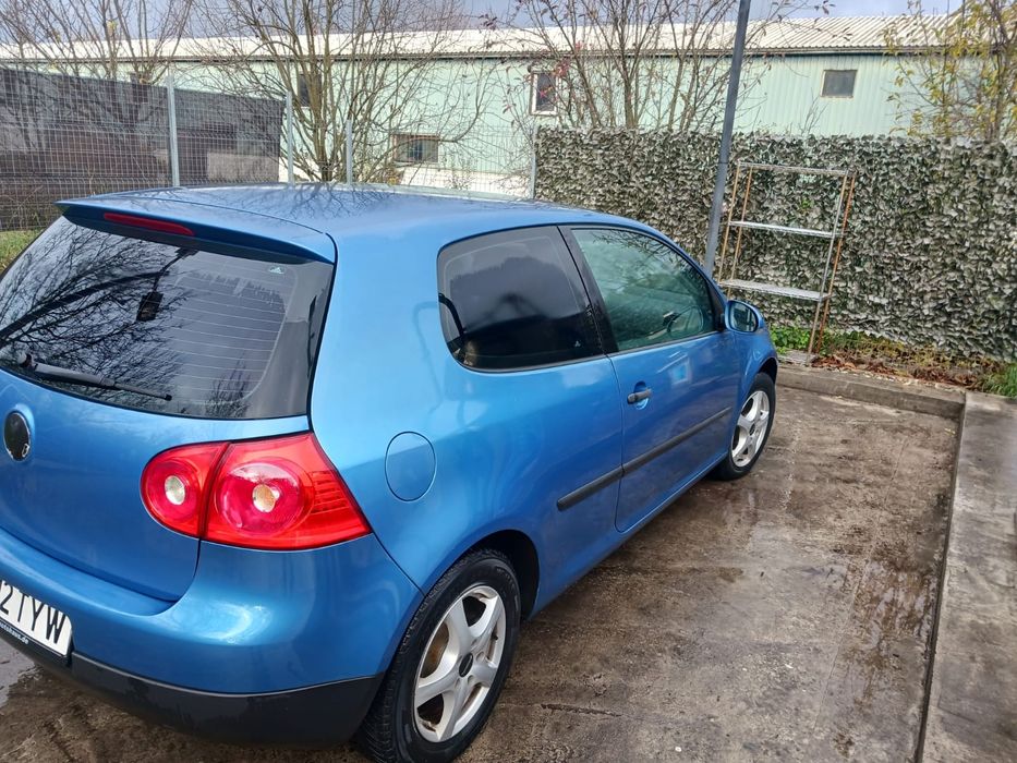 Vând Golf 5 2004  1.4 benzina