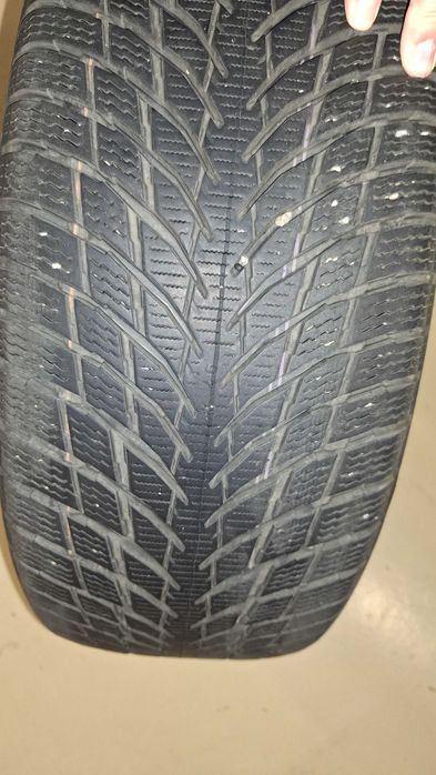 Vand 4 anvelope  iarna Nokian 225/55/17,