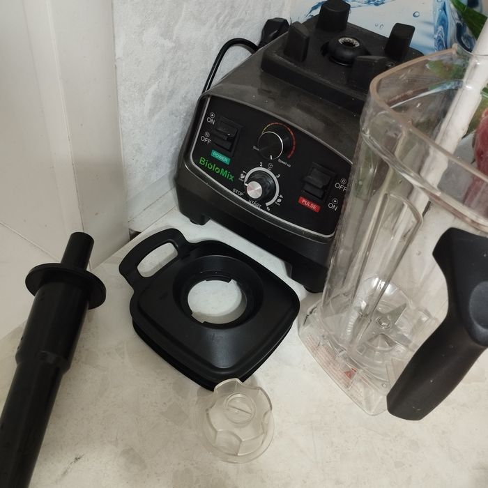 Блендер BioloMix 5200