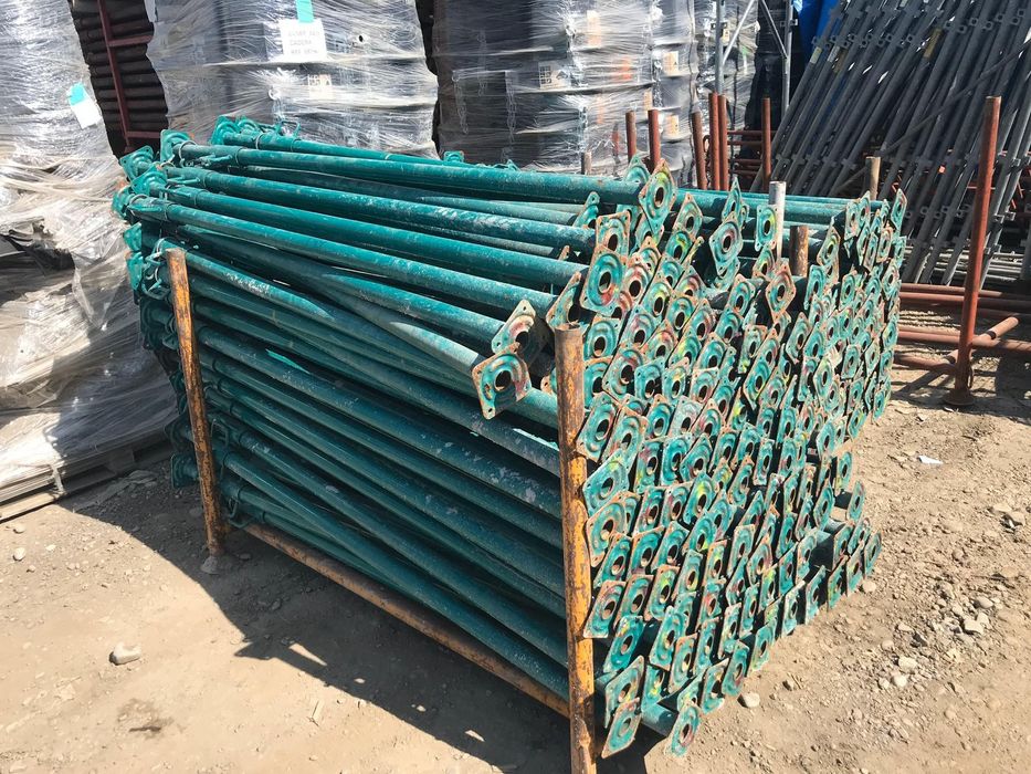 De inchiriat .Popi metalici si panouri doka