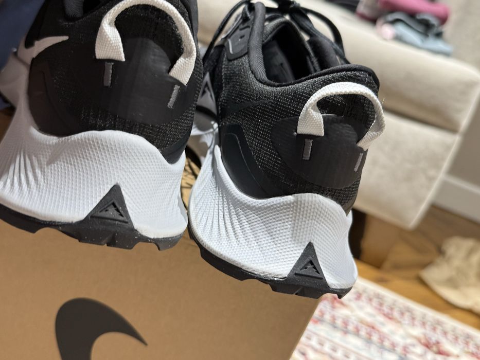 Продам кроссовки nike