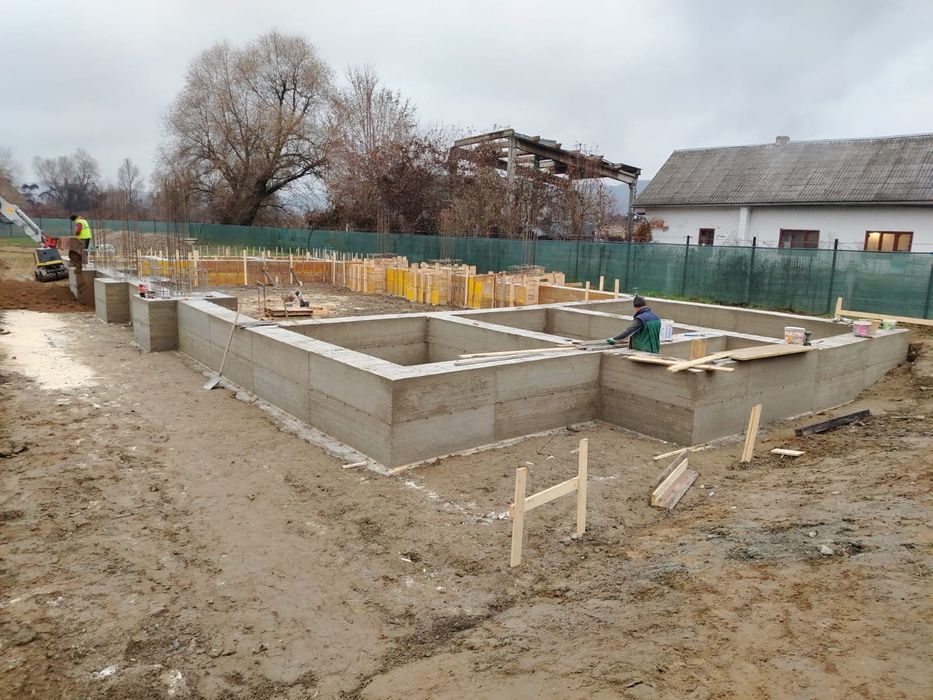 Firmă de constucții