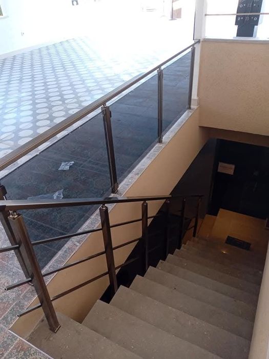 Алуминиеви и Стъклени Парапети