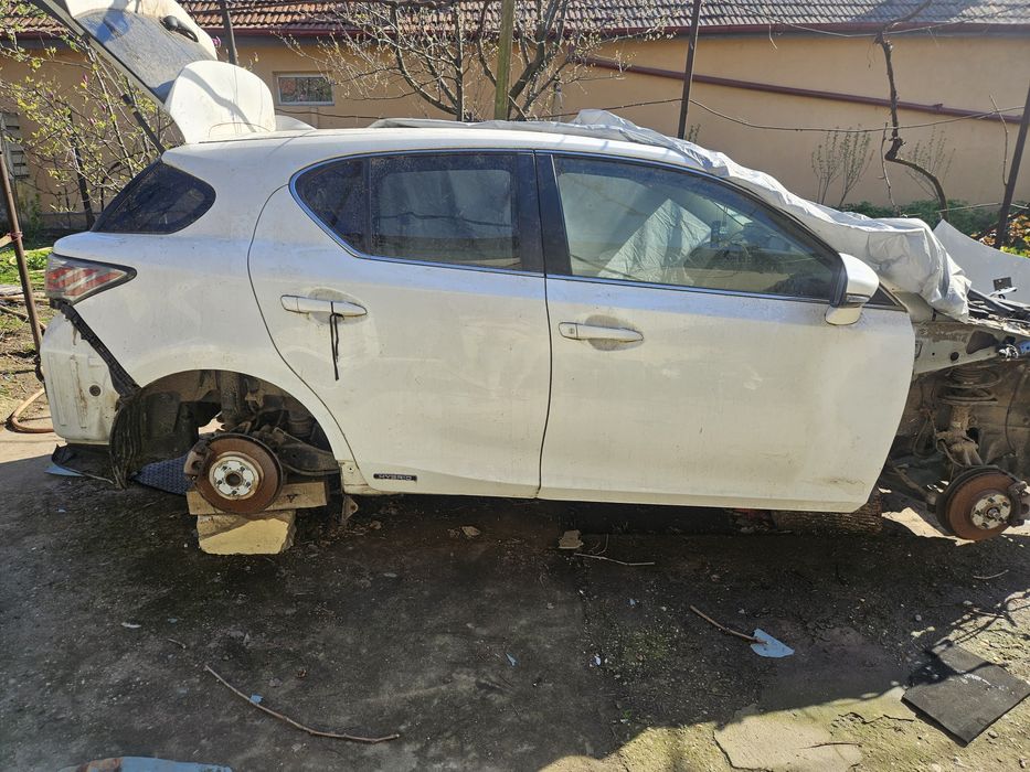 Dezmembrez Lexus CT200h 2014 Hybrid 1.8 – Piese originale