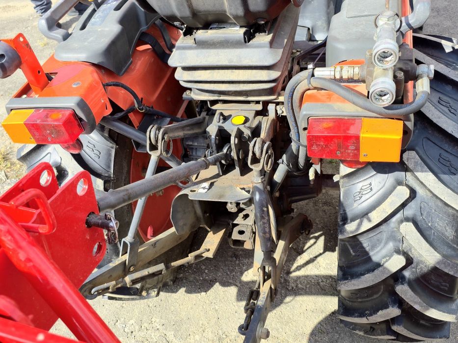 Tractor Kubota B1410 4x4 cu accesorii