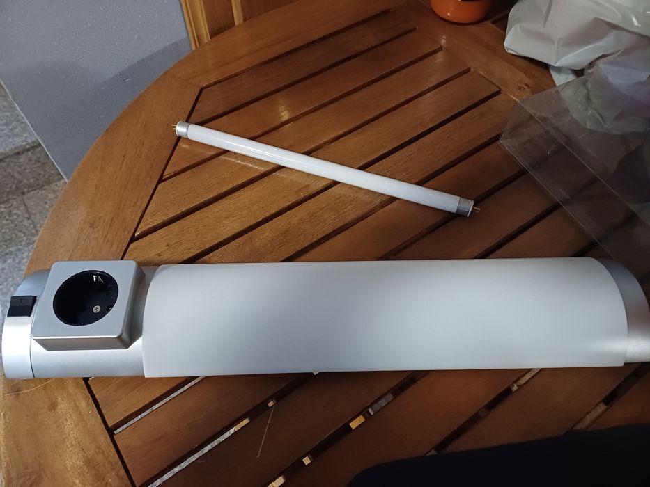 Лампа за под кухненски шкаф, с един контакт