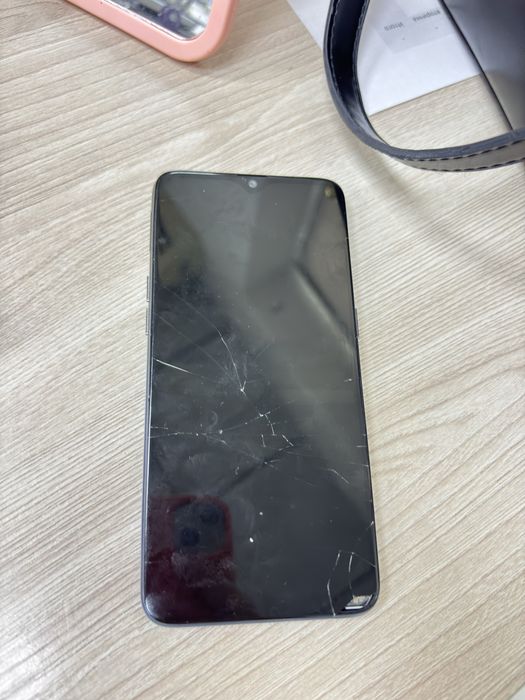 Продам телефон Oppo не рабочий
