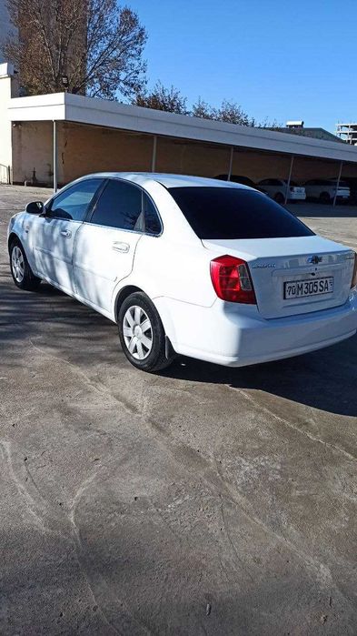 CHEVROLET LACETTI сотилади. холати аъло