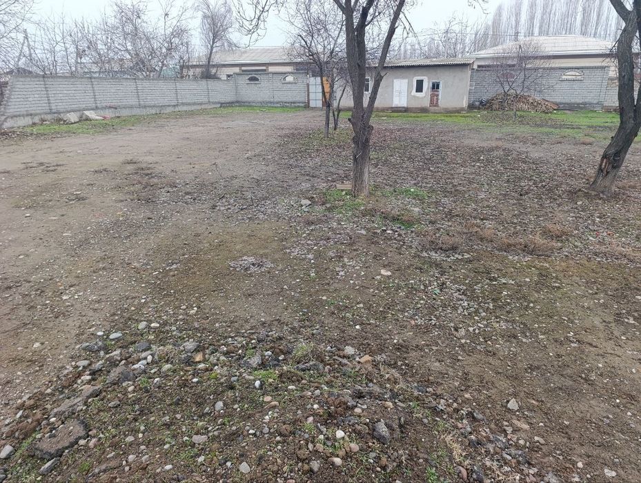 Орта сарой да йер участка сотилади