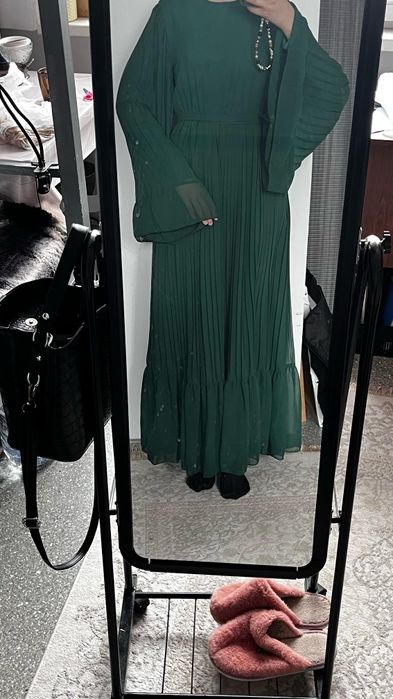 Продам        платье.