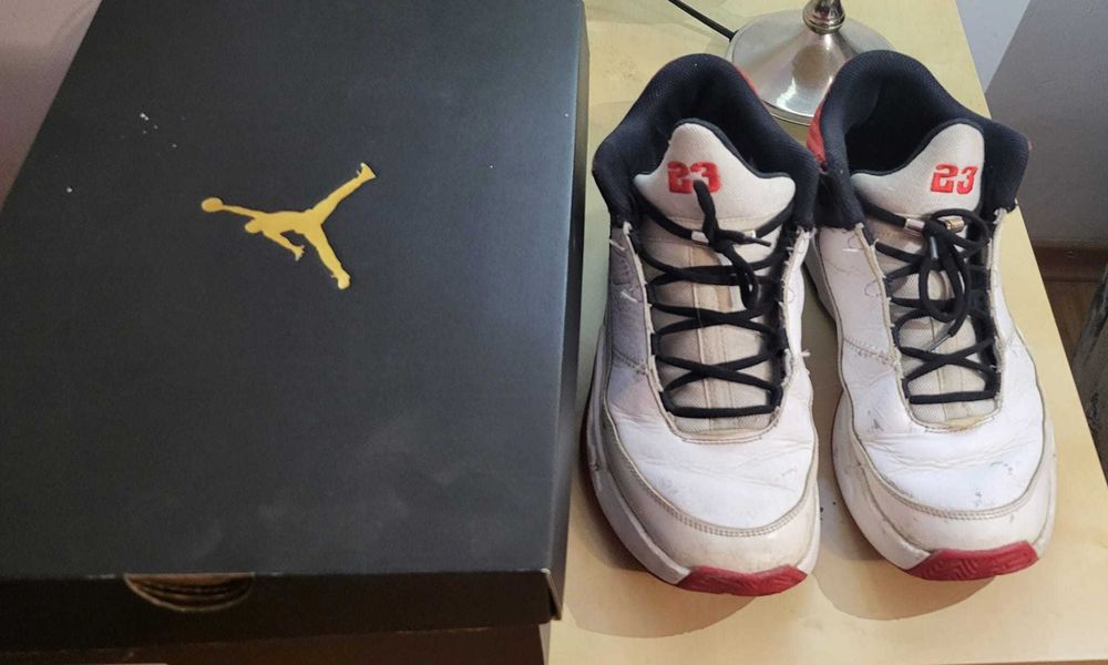 pantofi sport Nike JORDAN MAX AURA 4 marime 42,5