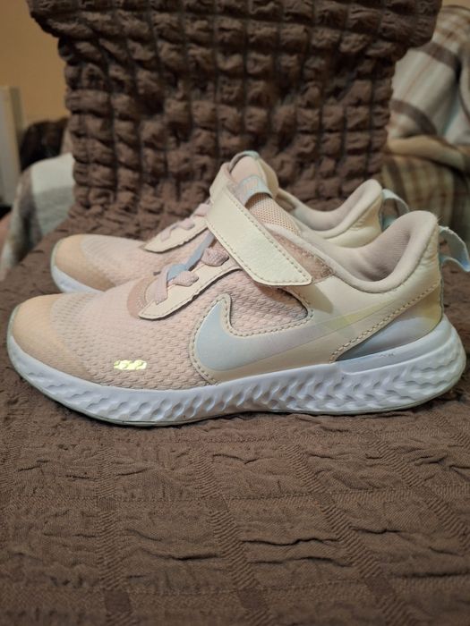 Детски маратонки на NIKE