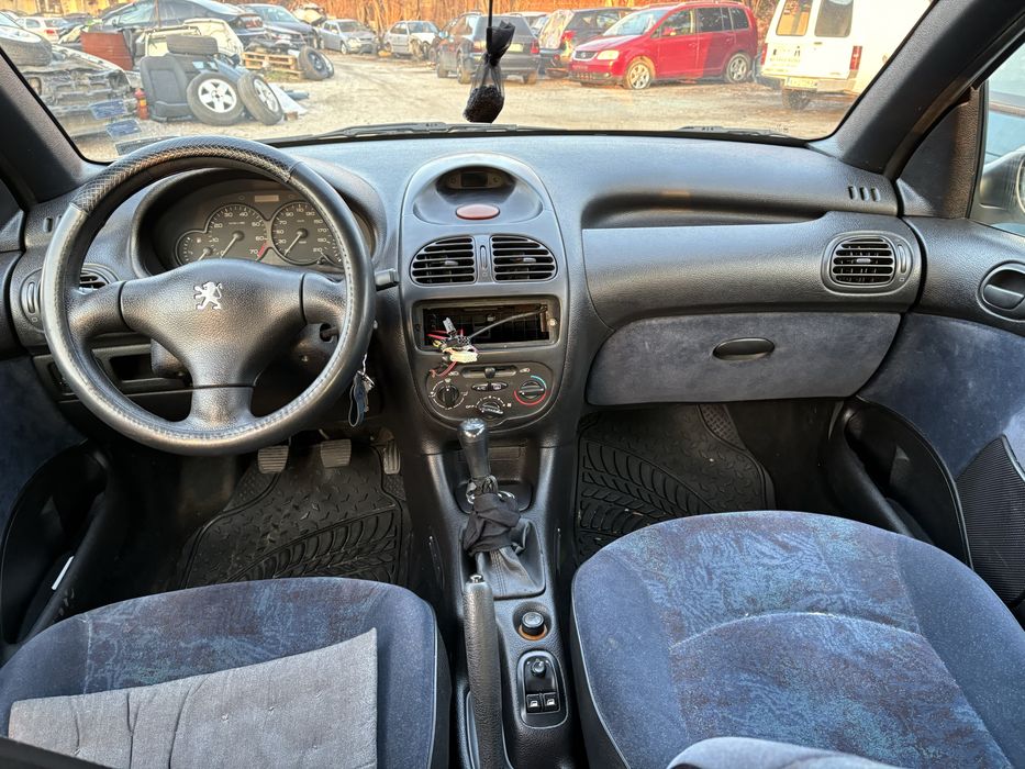 Пежо 206 1.1 1.4 бензин на части.