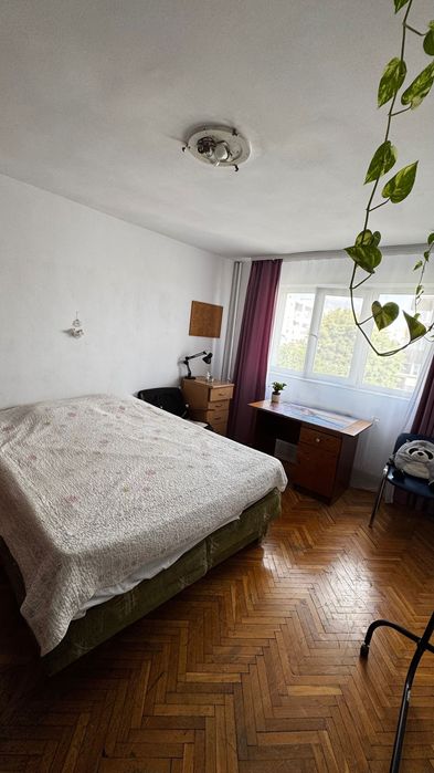 Caut 2 Colege de apartament Iasi 2 min de UMF