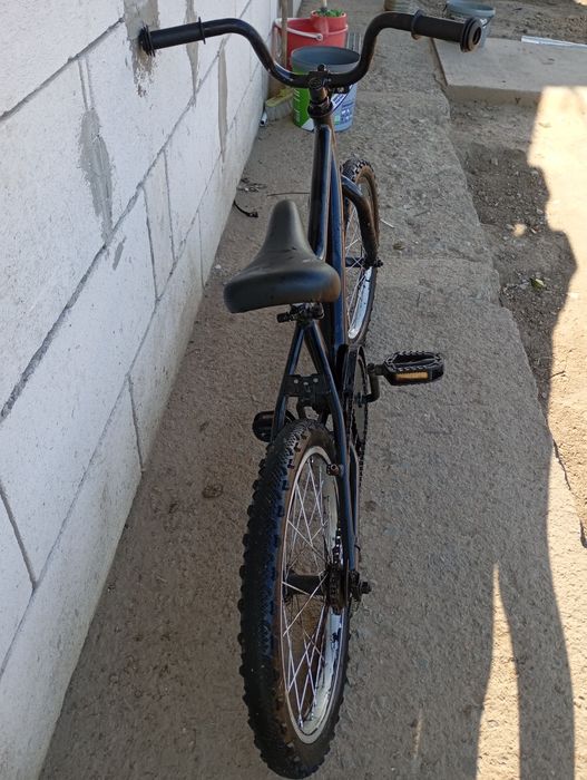 Vând bicicletă fake BMX pentru copii de 8-9 ani