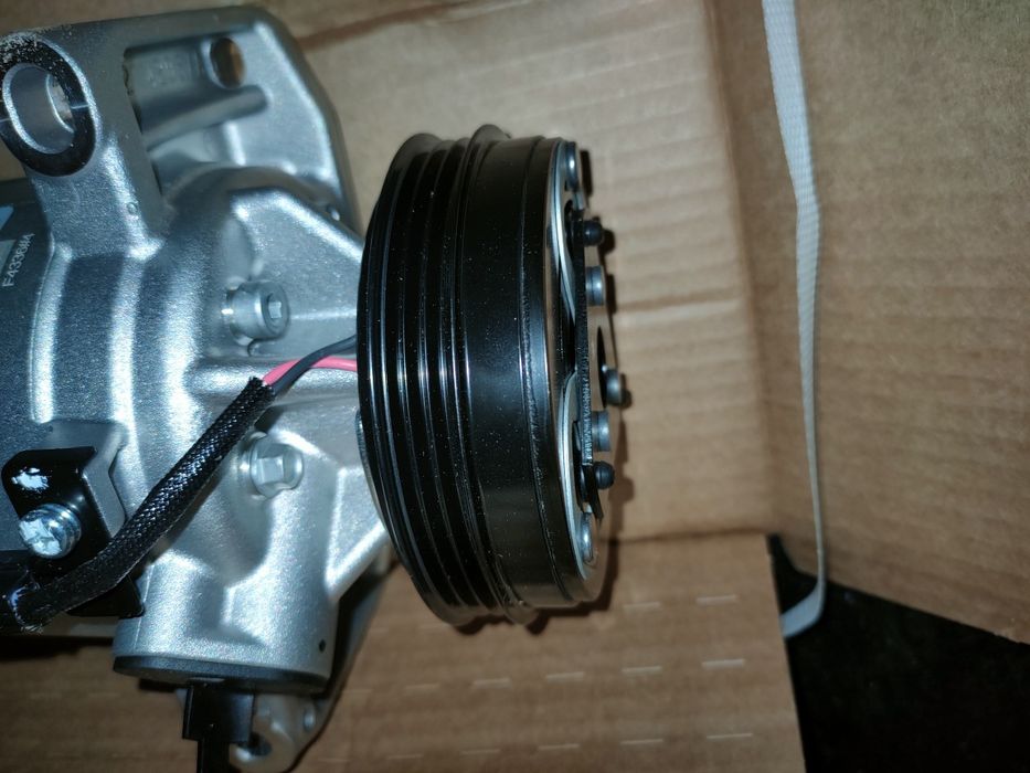 Vând compresor clima nou Dacia Logan 2 MCV 2 Sandero 2 motor 1.0