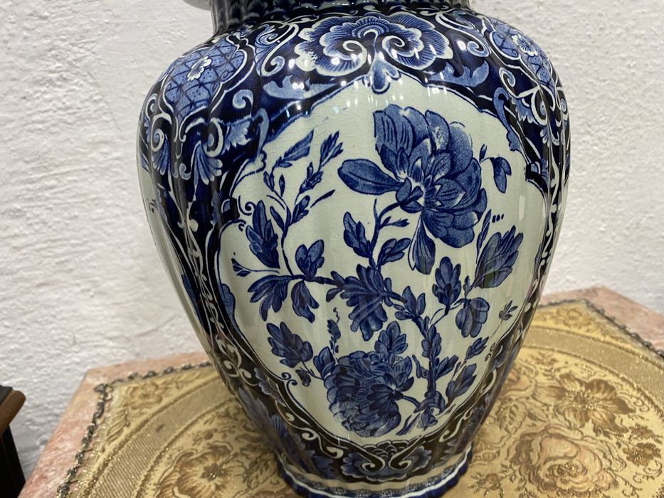 Голяма холандска порцеланова ваза на делфт
