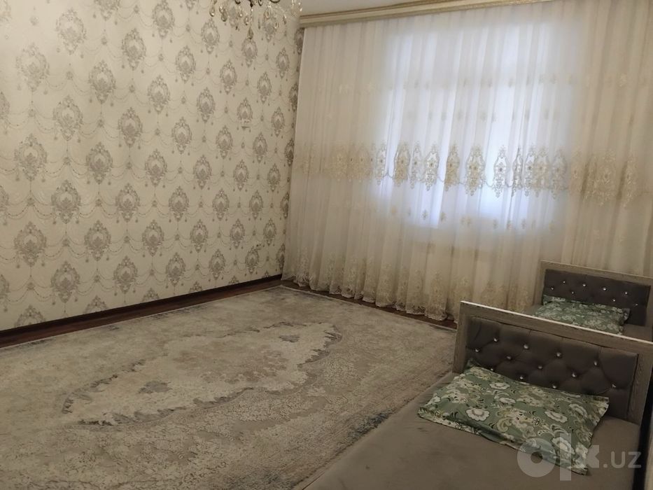 5 каватли янги домнинг 4 каватида 3 хонали квартира ижарага берилади