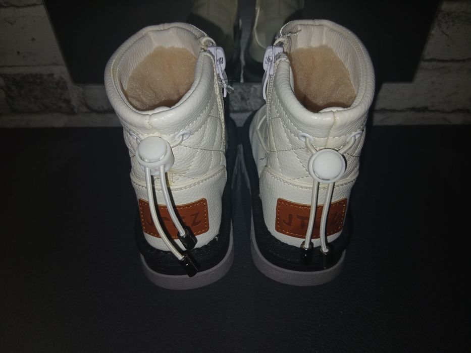 Продам детские угги 23 р.