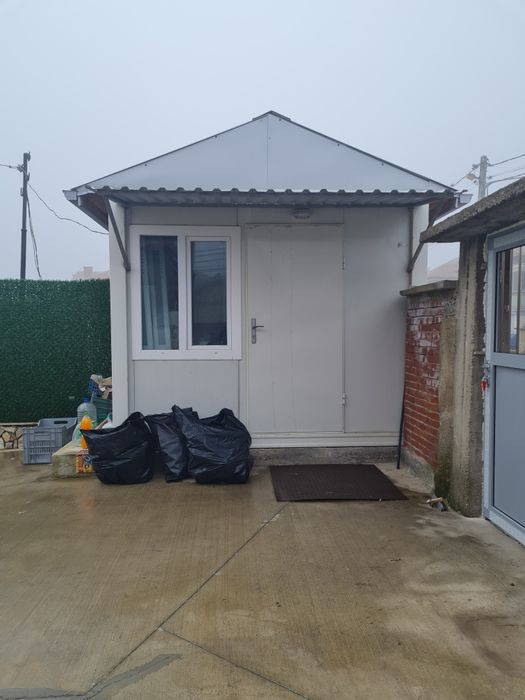 Фургон от термопанели с покрив