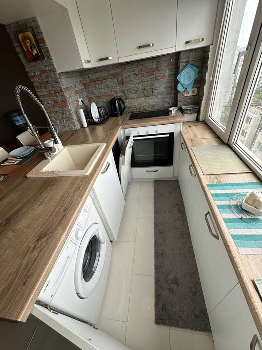 Дава се под наем Двустаен апартамент в Варна, Цветен квартал - 60 кв.м за 561 € - Снимка #6