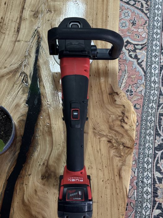 Milwaukee polisher