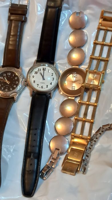 Vand 6 ceasuri de mana de dama, perfect funcționale cu baterie