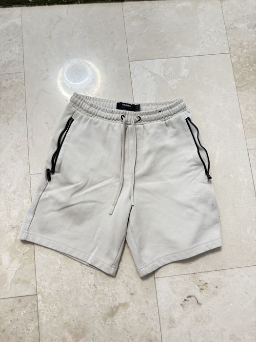 pantaloni scurti pull and bear si H&M