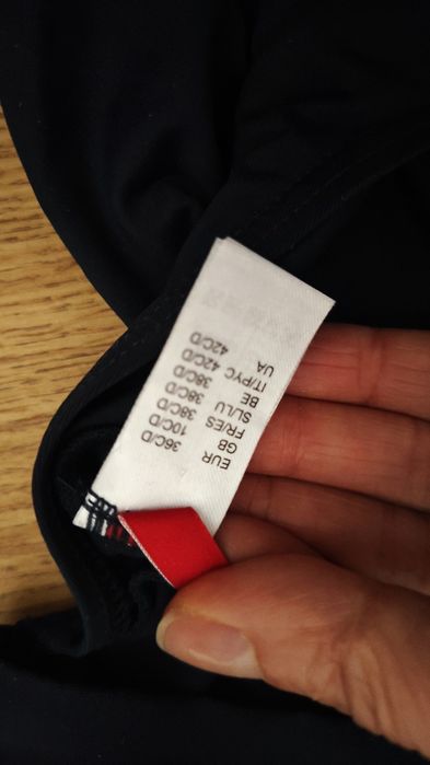 Бански различни и Парео дантела .