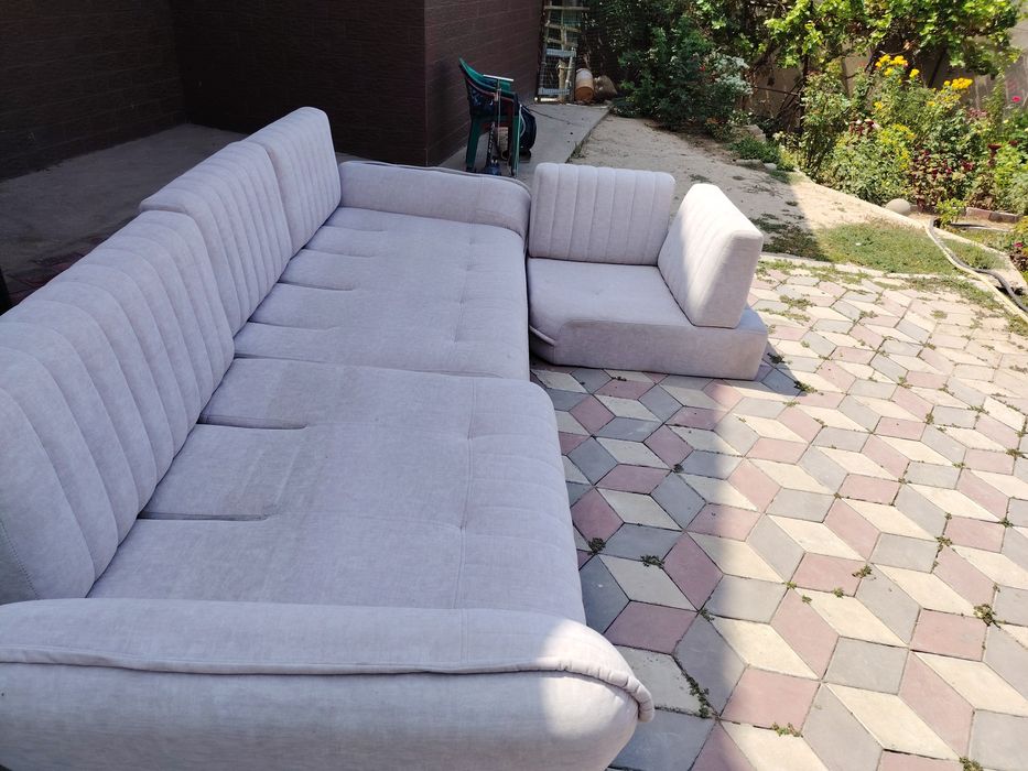 Продам диван 4 м почти новая