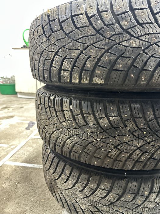 Продам зимны шины и диска от камри 45