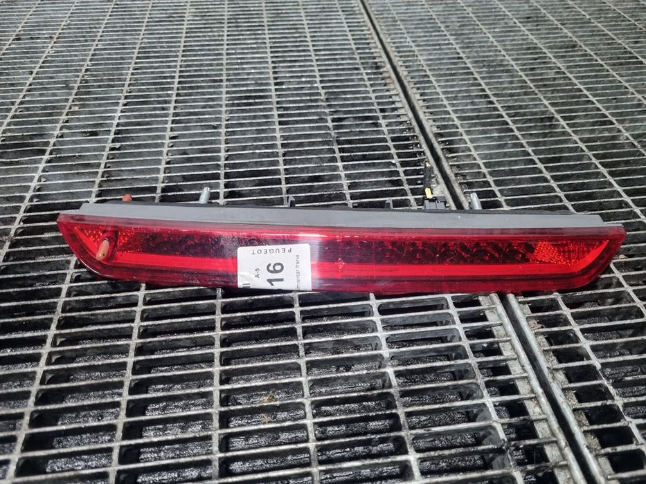 Stop suplimentar frana Peugeot 3008 II 2016 - 2020 SUV 4 Usi (1316) Cu led 9811951080E Garantie