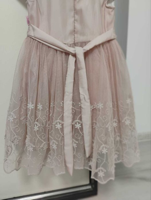 Красива детска рокля