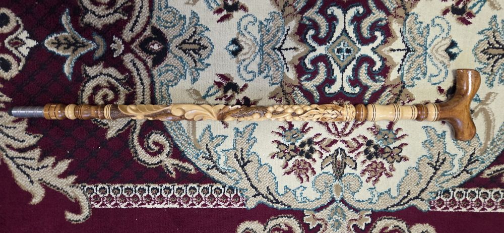 Деревянная трость