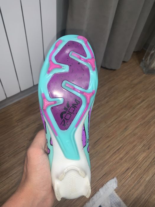 Бутсы футбольные