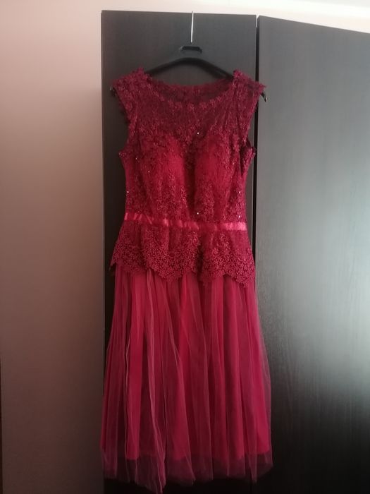 Rochie elegantă potrivita pentru banchet sau nunta