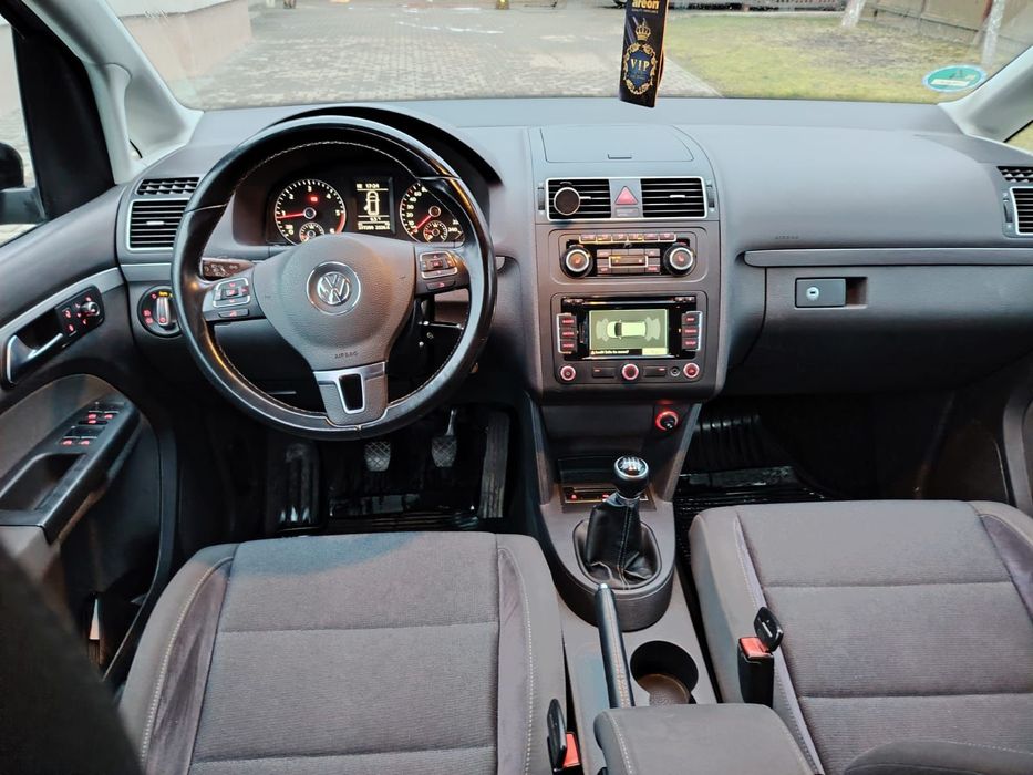 Vând VW Touran 2012