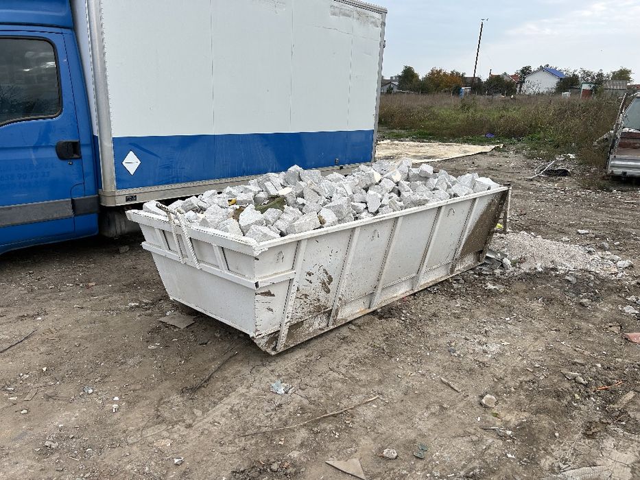 Transport moloz gunoi bena detasabila container Demolări Debarasari
