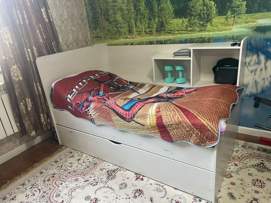 Кровать с матрасами